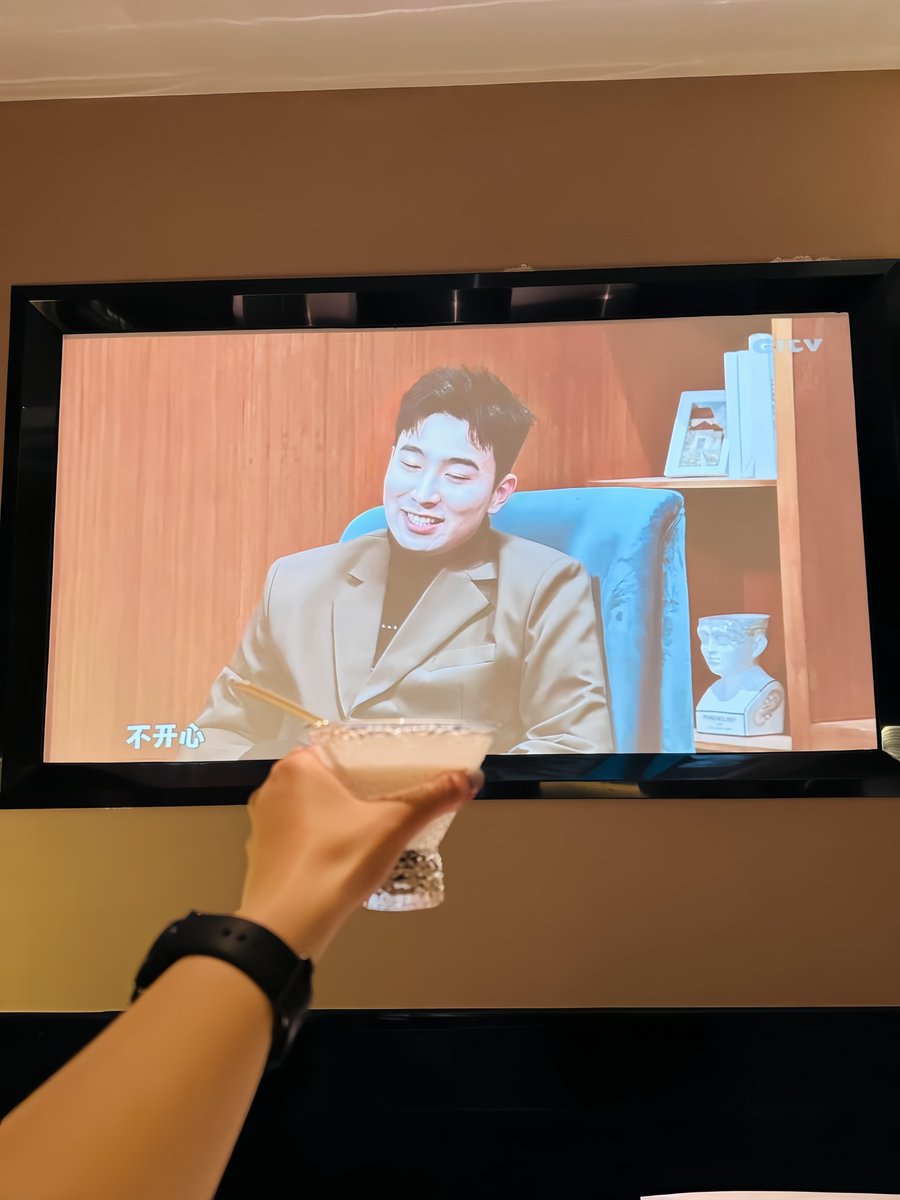 当摁到脚底的一瞬间~

那种温度、那种力道
我整个人都安静下来

心里有种麻麻的感觉...  #北京 https://t.co/89eJ4bX15Q