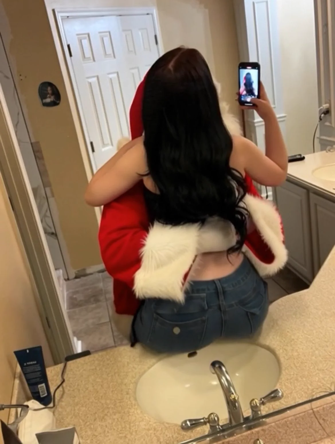 guess what happened next 😫 https://t.co/dvubz9e91B