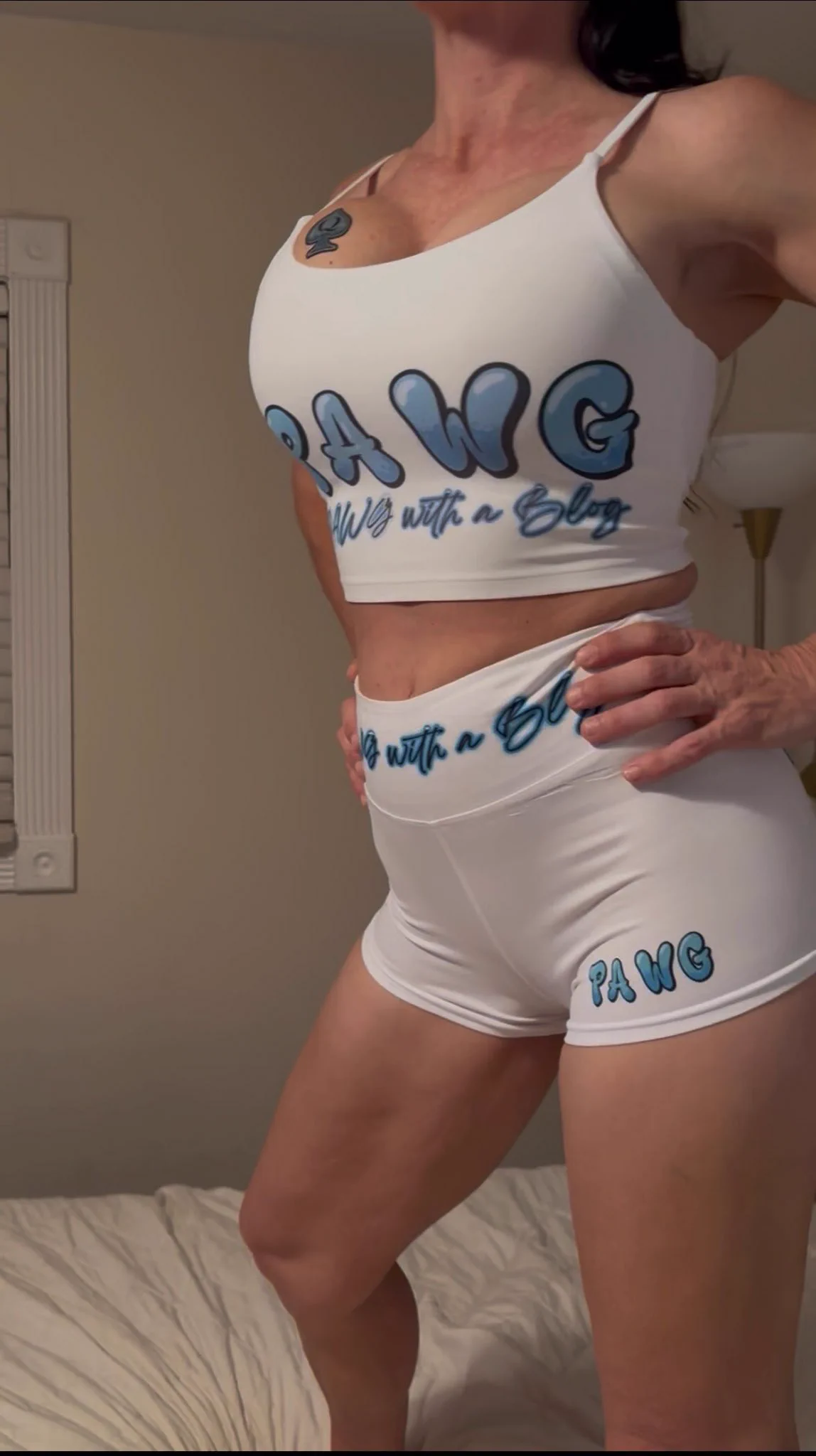 Do you promote your own social media accounts? if so I highly recommend a set of custom made gear from @spadescastle  They do such an incredible job. I  can’t recommend their work enough! 😍 https://t.co/8BiM6HjVZN