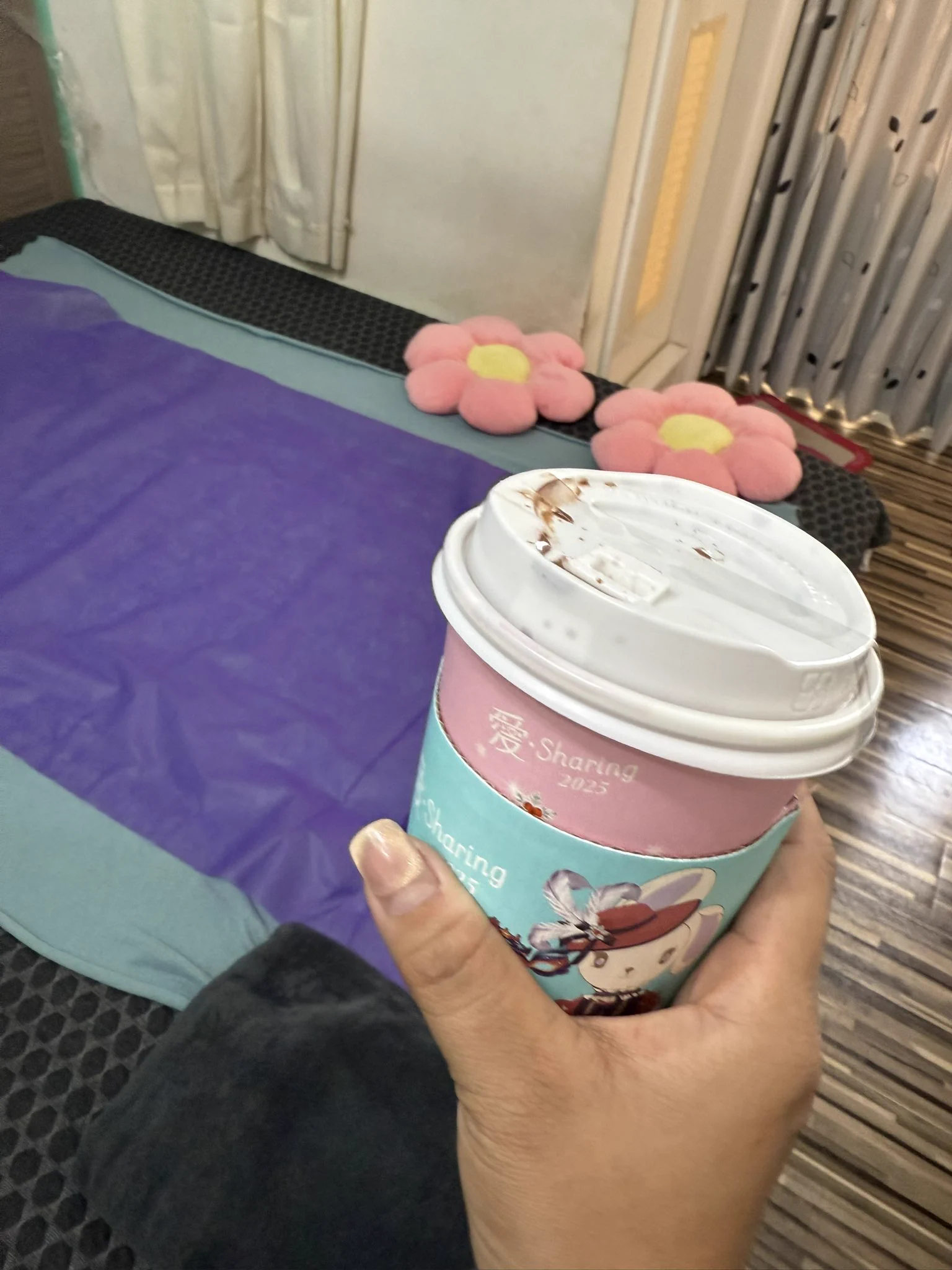 謝謝客人送的熱可可
真的很貼心知道我喜歡什麼😍
#感恩有你 https://t.co/A9rWTjsEsl