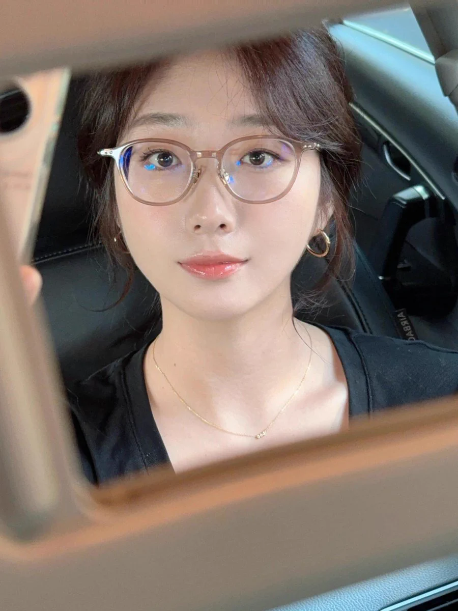 年年陌上生秋草，日日楼中到夕阳....

日复一日的“三尺讲台”台上跟台下的两种状态，究竟哪个才是真的自己~ https://t.co/y02cS0NMtR