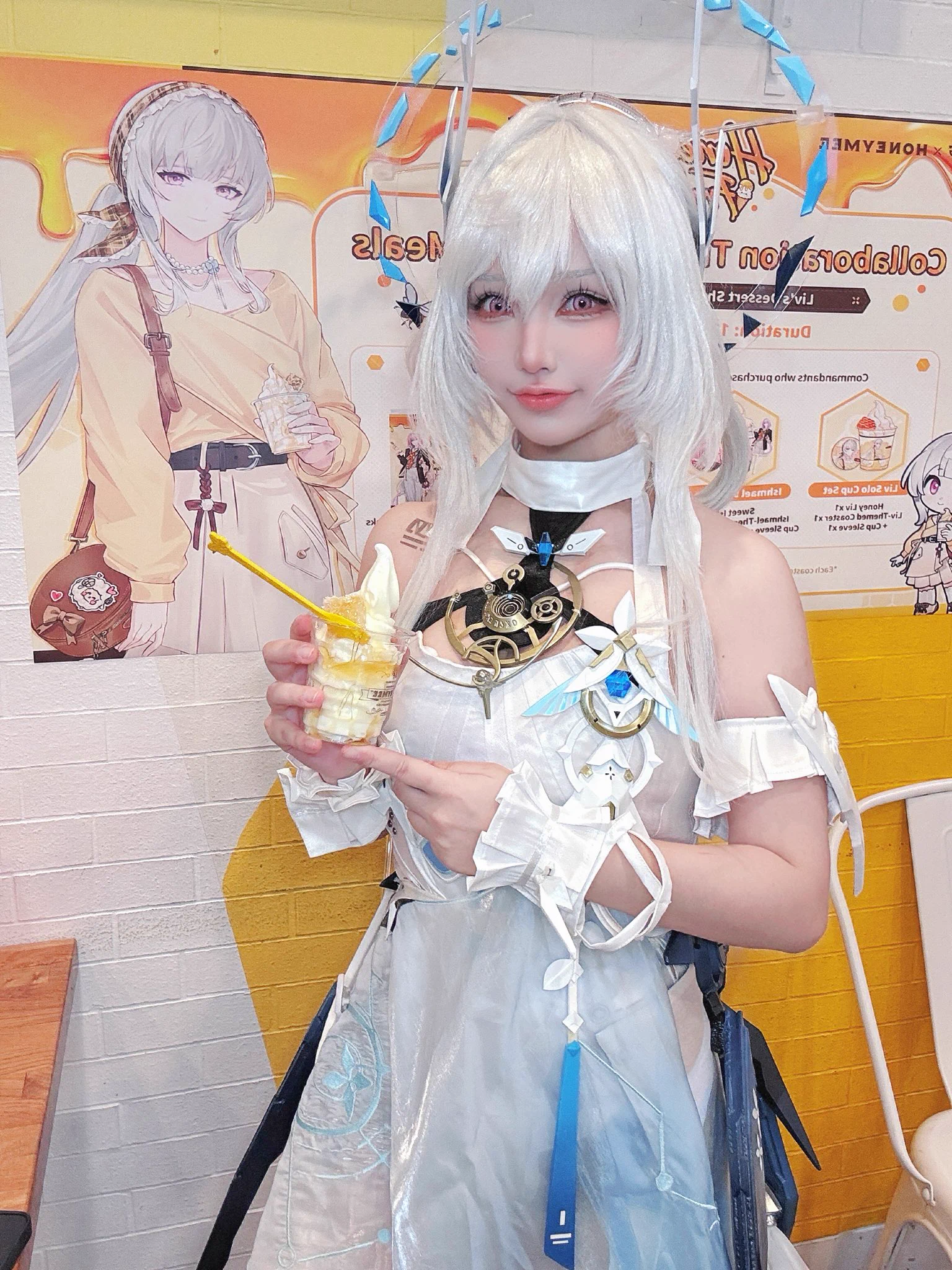 🩵Dear Commander,  would you like to have a Liv special honey ice cream?🍨 

#punishinggrayraven #cosplay #pgrcosplay #livlimpidity #pgrliv #honeymee #honeyfrosttouch https://t.co/q7jhlhTV0Y
