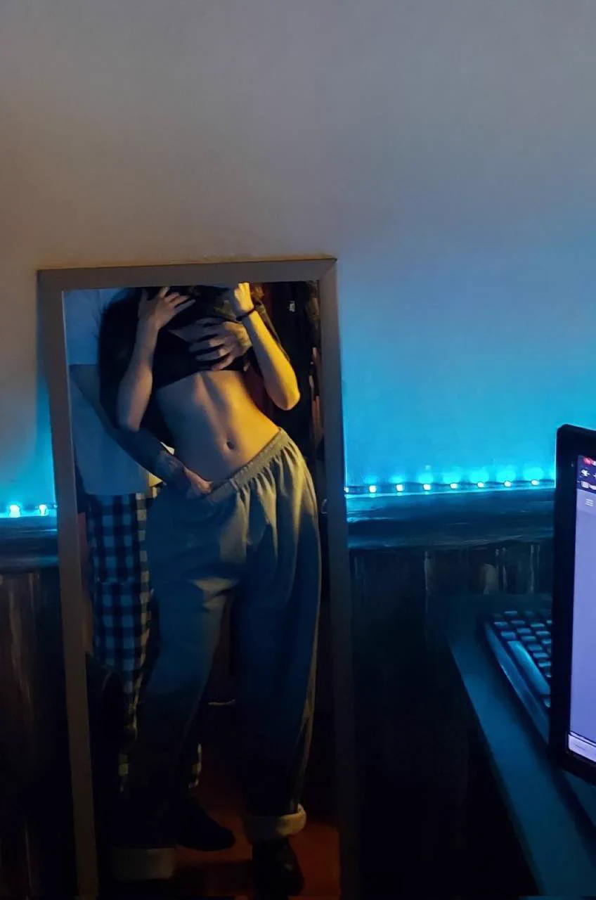 今天享受纹身男🌚 https://t.co/0vWpHyMeG9