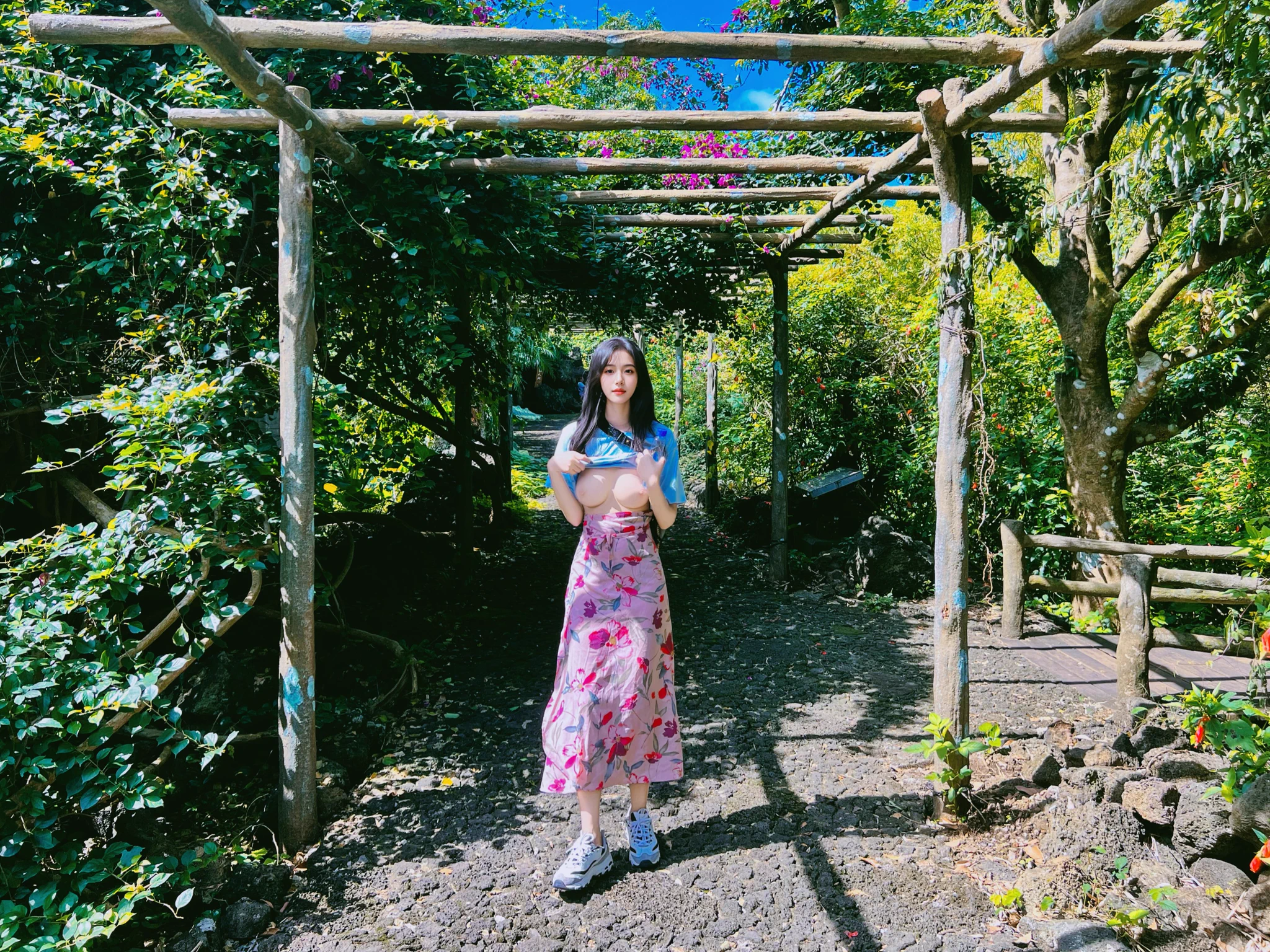 来凑凑热闹
缺一个真真正正的S
而不是那些为了打炮会打几下屁股
就冒充圈里的男人 https://t.co/Bf56AeEaKd