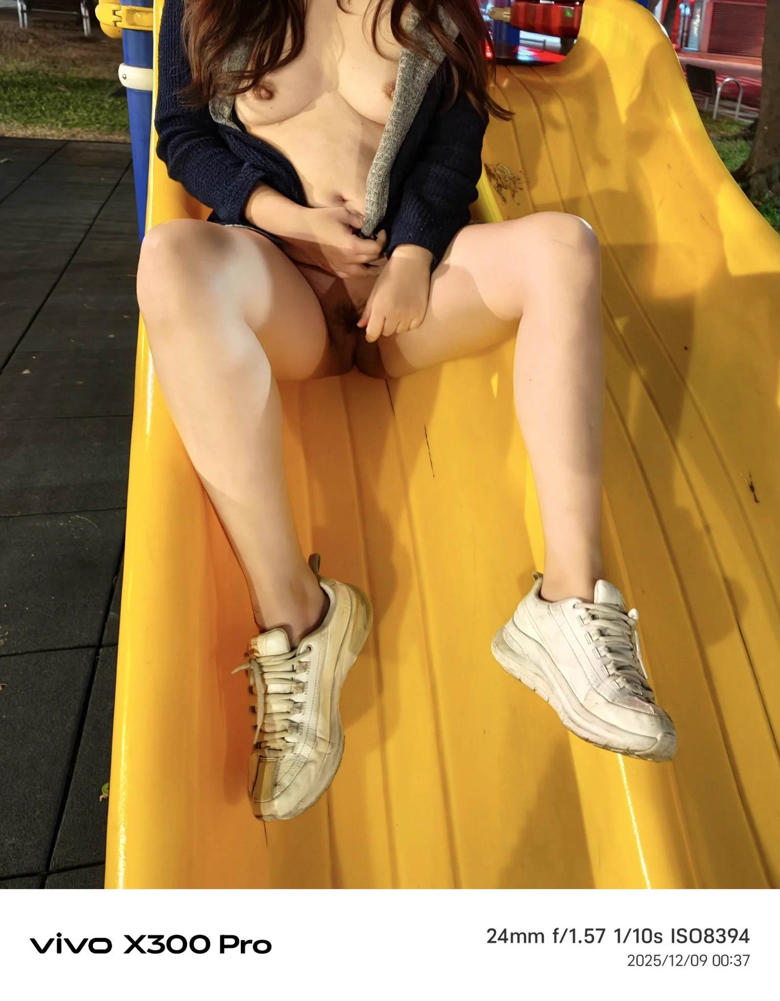 吃個宵夜，路過公園心血來潮就拍個一張🥰 https://t.co/sthONBXNMY