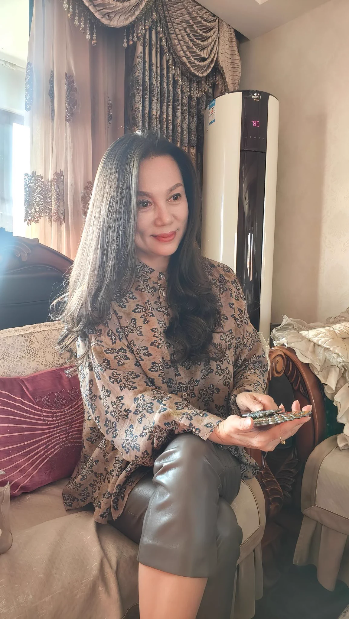 烟台54岁风采依旧的红姨 https://t.co/ZM9562efML