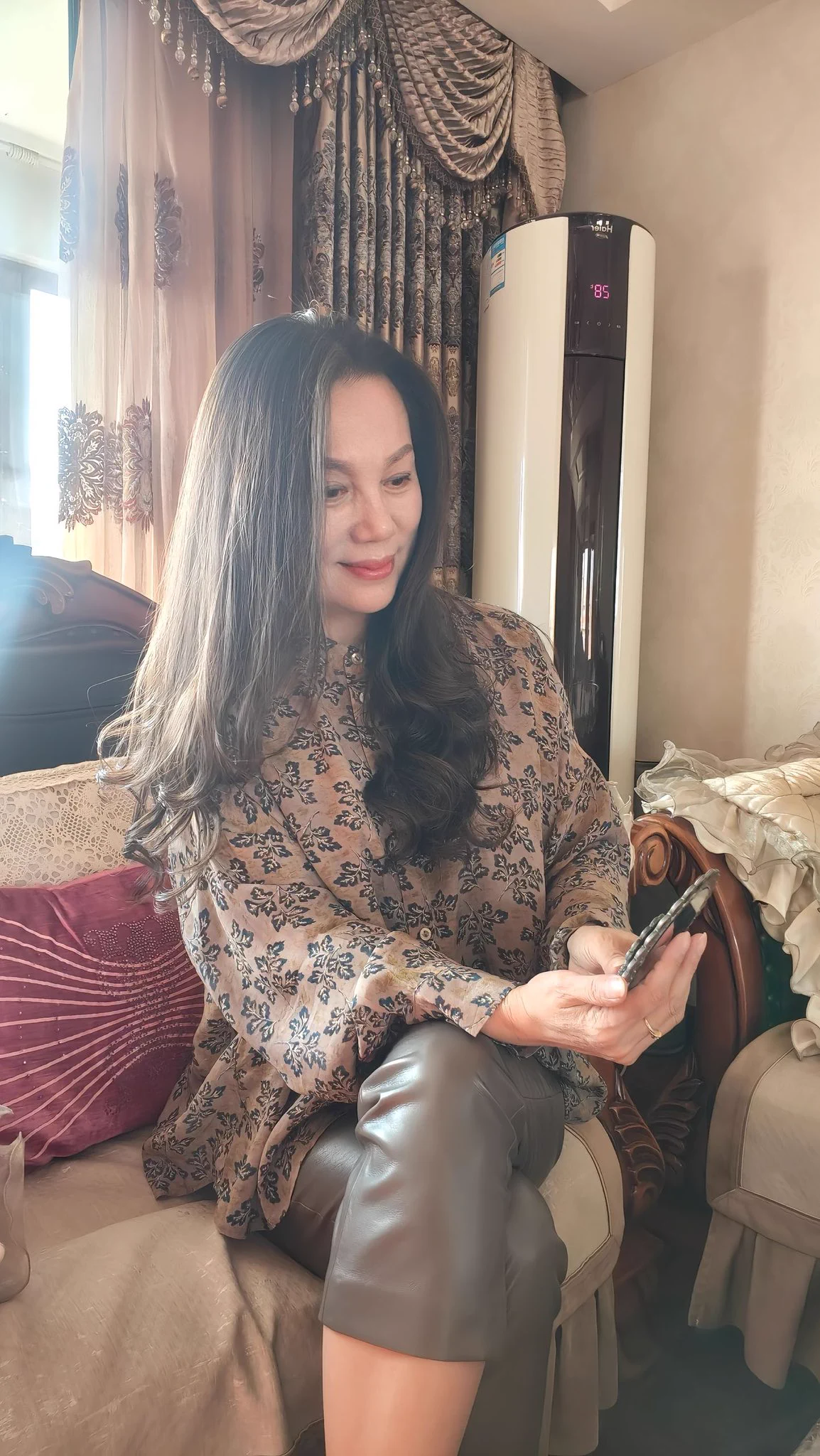 烟台54岁风采依旧的红姨 https://t.co/ZM9562efML