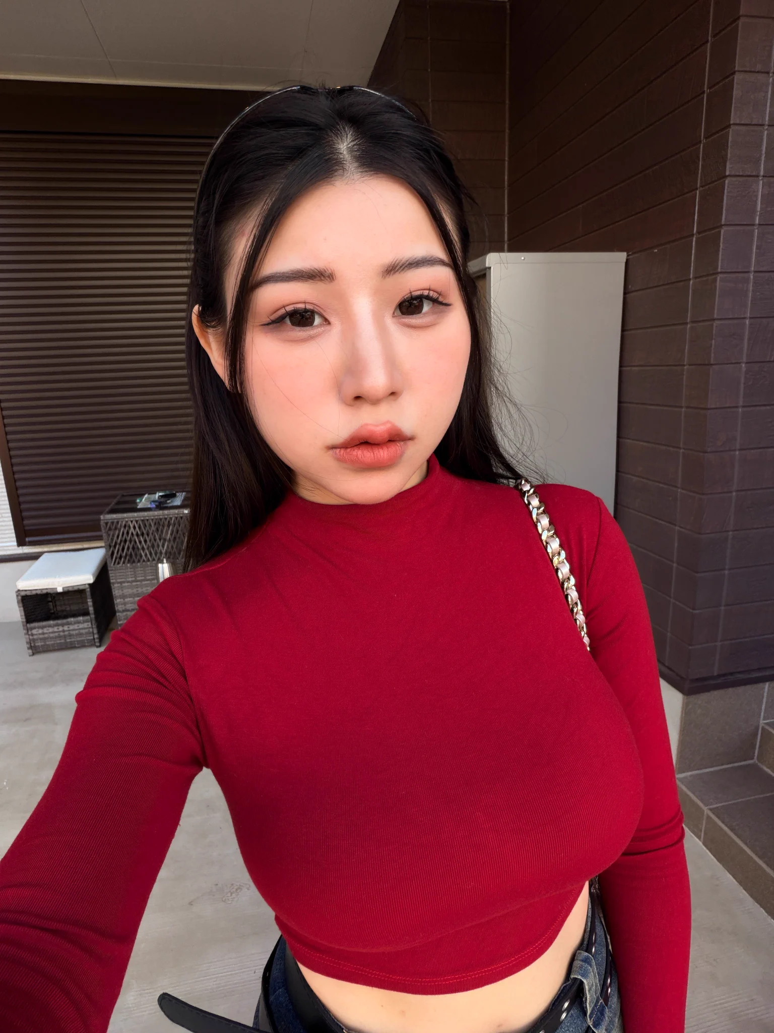 not half naked so you probably won’t say hi https://t.co/PfQwaHtVaf