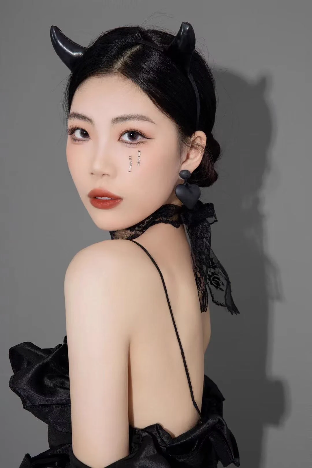 1号绿王八追加上贡老婆艺术照 https://t.co/4cwT3izo61