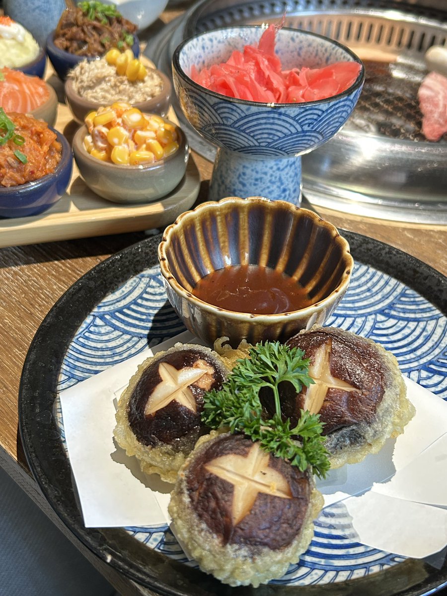 最好吃的三文鱼忘了拍
明天还吃羊肉砂锅
吃完就好好减肥（发誓！ https://t.co/KNCFcSvOu0