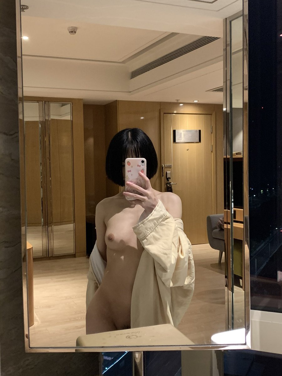 女生的小心思，全在这些裸照里，你懂吗？

#反差小母狗 #学生妹 https://t.co/OrVKV0Chdn