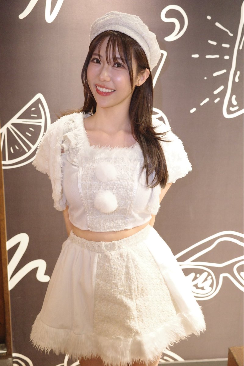 鈴木ふみ奈、ゴージャス美ボディのふわもこクリスマスコス披露　タコベル1日店長イベントで自身プロデュース「クリスマスベルボックス」発売(デビュー)

#Yahooニュース

https://t.co/46NcXLz1hQ https://t.co/S7ekfcrYDs