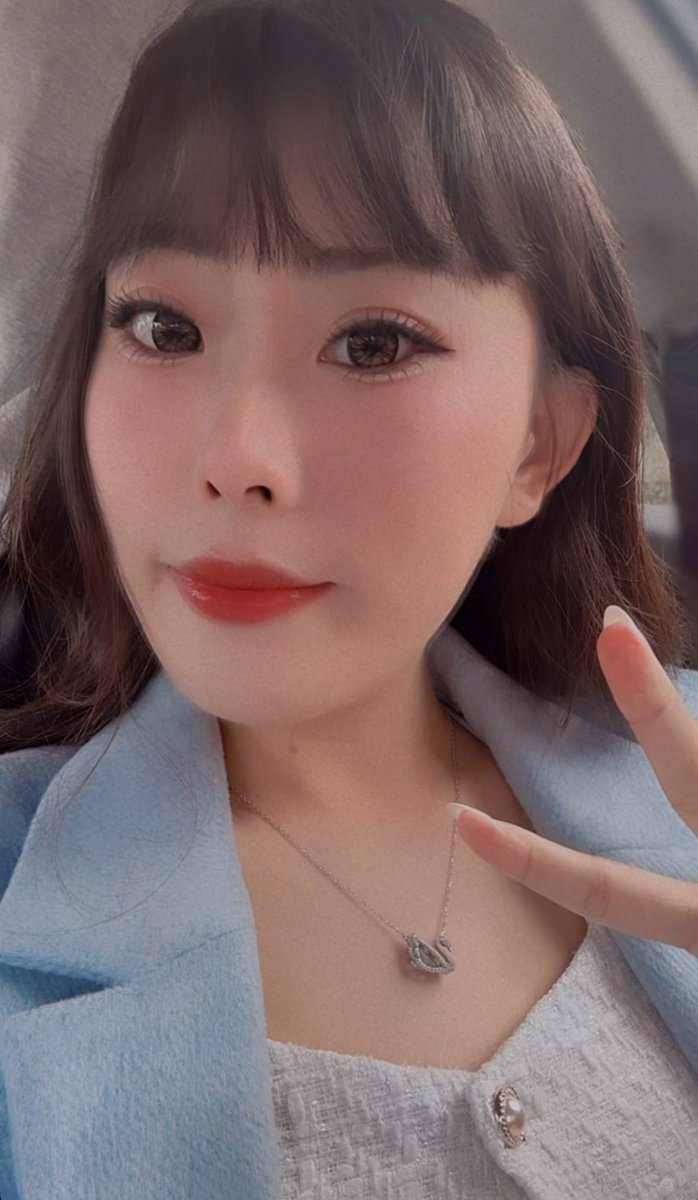 化妝師畫的果然就是不一樣
（但一直覺得眼睫毛好重噢🤣🤣 https://t.co/9llw662Y0E