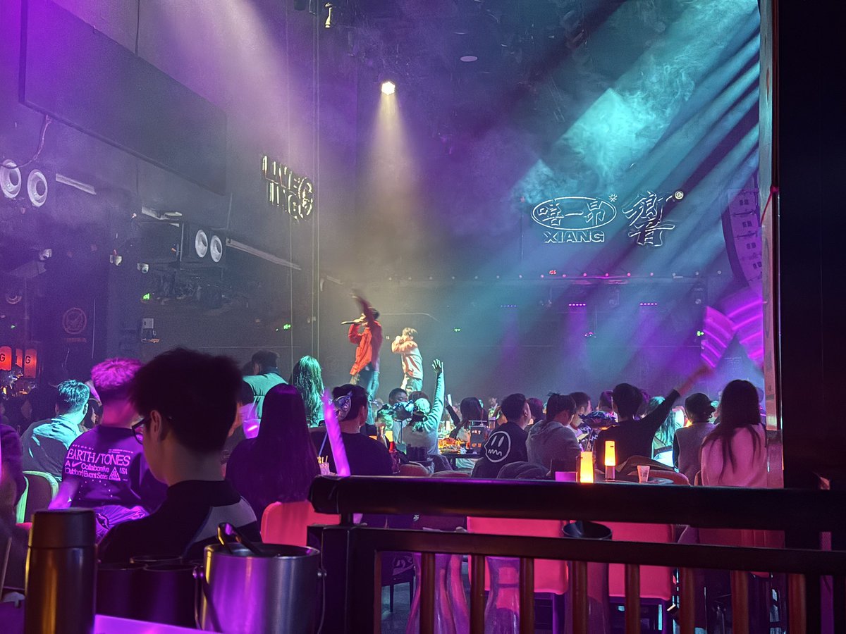 圣诞节来迟的更新😄 https://t.co/6CowKvp4Gf