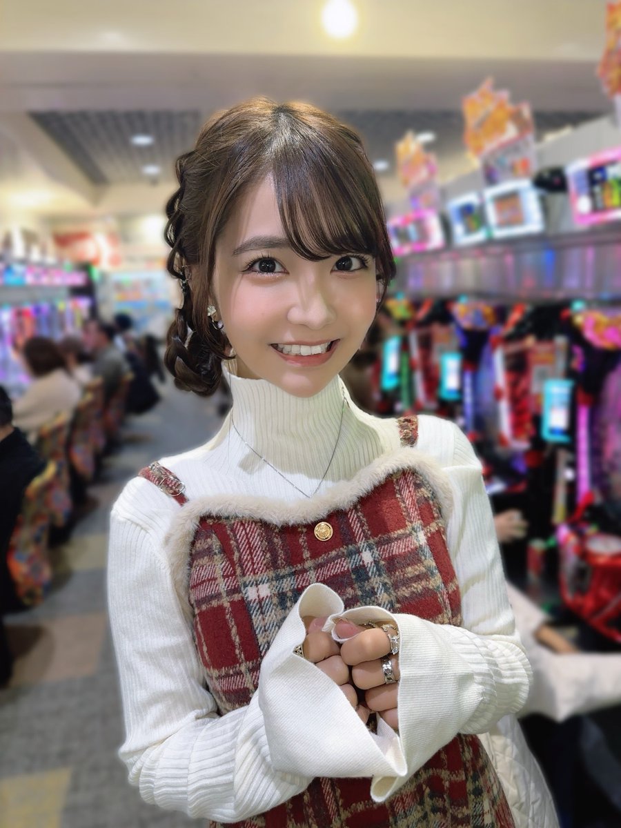 おはよ！今日は収録、明日は仙台マルハン実践来店！

初めての実践、そして仕事納めなのでサンタきすみに会いに来て当たるよう応援してください🎯！！ https://t.co/bvoA6PpiGE