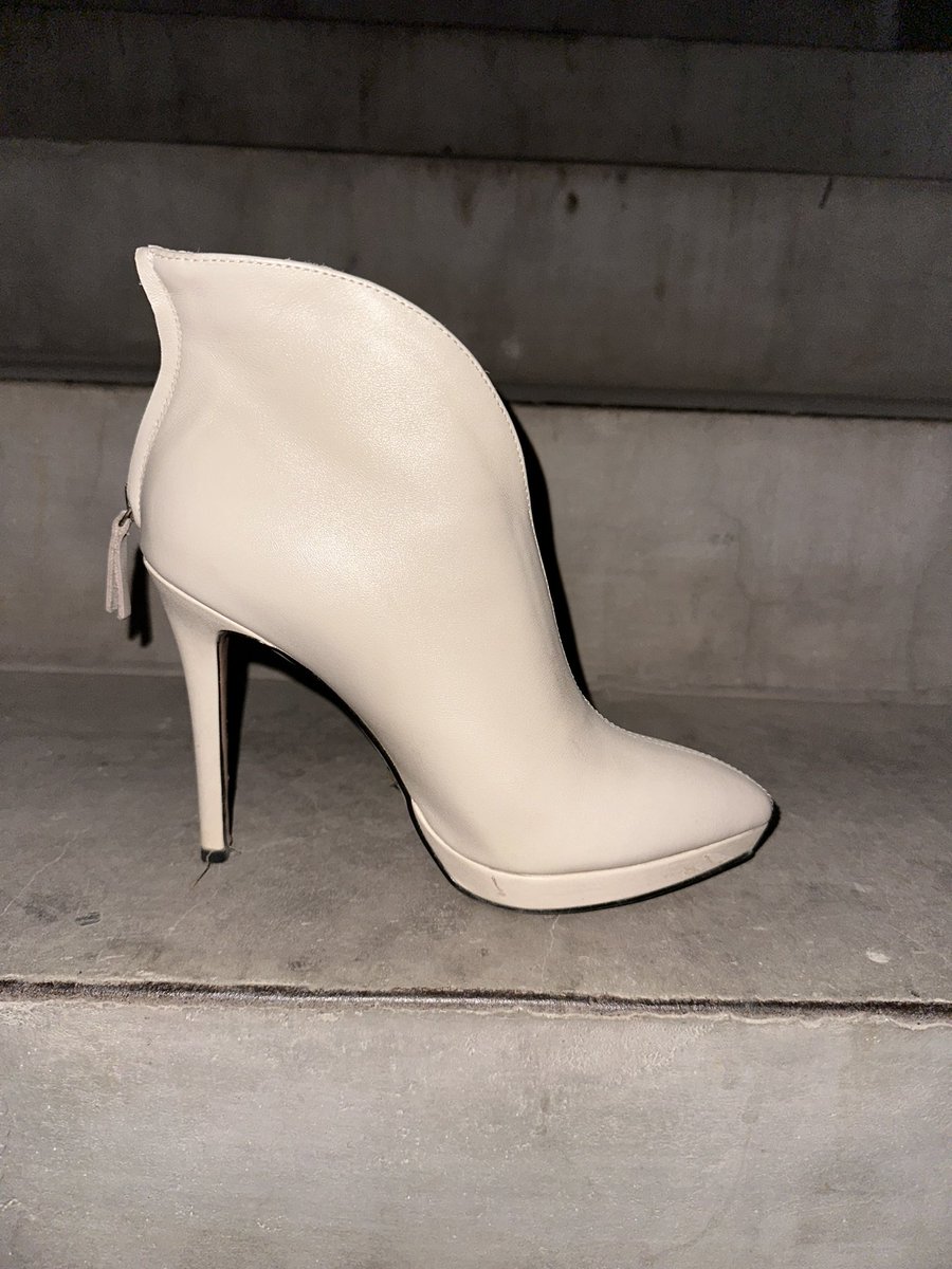 今天来解锁董事长骚短靴，太刺激鞋子浓浓的奢香味，急忙拿到楼梯间遵循先舔后射好刺激。全系列更新组织内部大家登机即可2026携手开启美好乐图乐视家园🌍永不掉队。 https://t.co/q6E1XQjftw