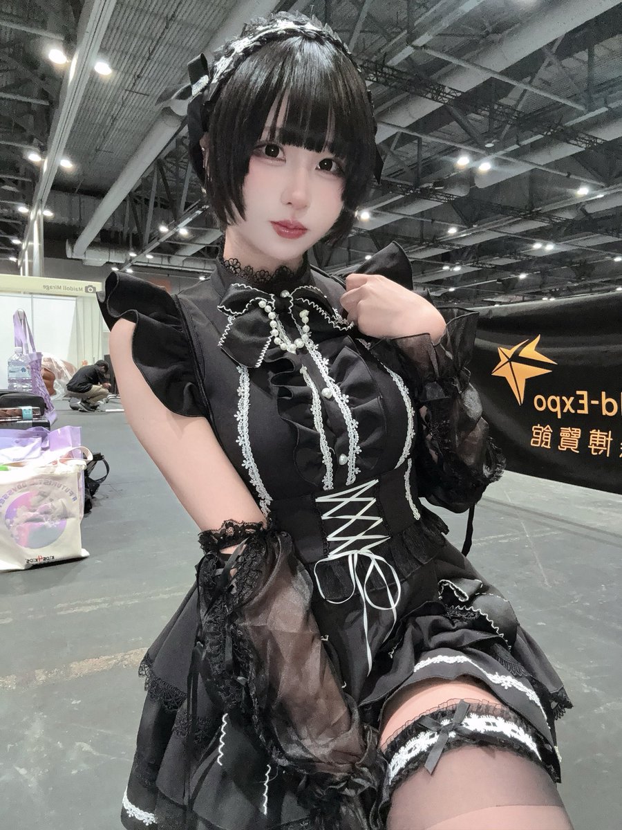 第一次參加香港RG！攤位在CE18✨
現場也有獨照&amp;合照拍立得可以購買呦ჱ̒˶ｰ̀֊ｰ́ ) https://t.co/jAoJGGkI3e