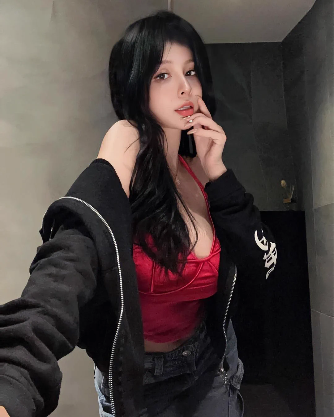 美甲的盡頭是裸色💅報香菱的折扣碼「love30」可以再折50元@kinsleysalon_official https://t.co/hTfu5ENxuK