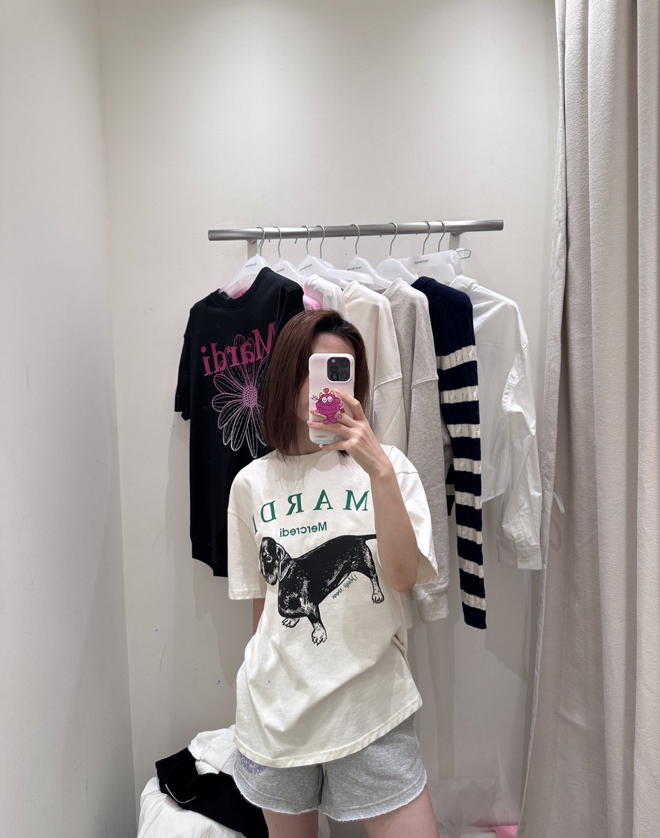 衣服上的狗也是我的狗 买了 https://t.co/mYqllN3LA3