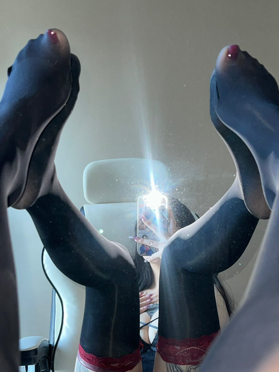 想起来有件睡裙还没拍。@Lingerie_0 https://t.co/B7ghJd8imN