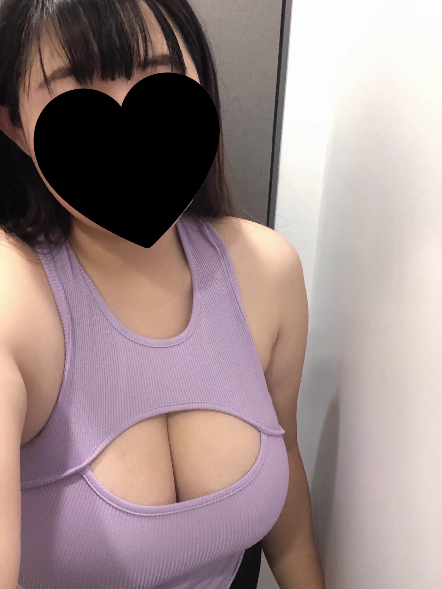 ：遇到女生第一眼你都看哪裡呢：眼睛👀：因為是靈魂之窗（？：確認她沒在看我我才能看其他地方～這也算誠實的一種嗎😂😂 https://t.co/fF1eISvdkH