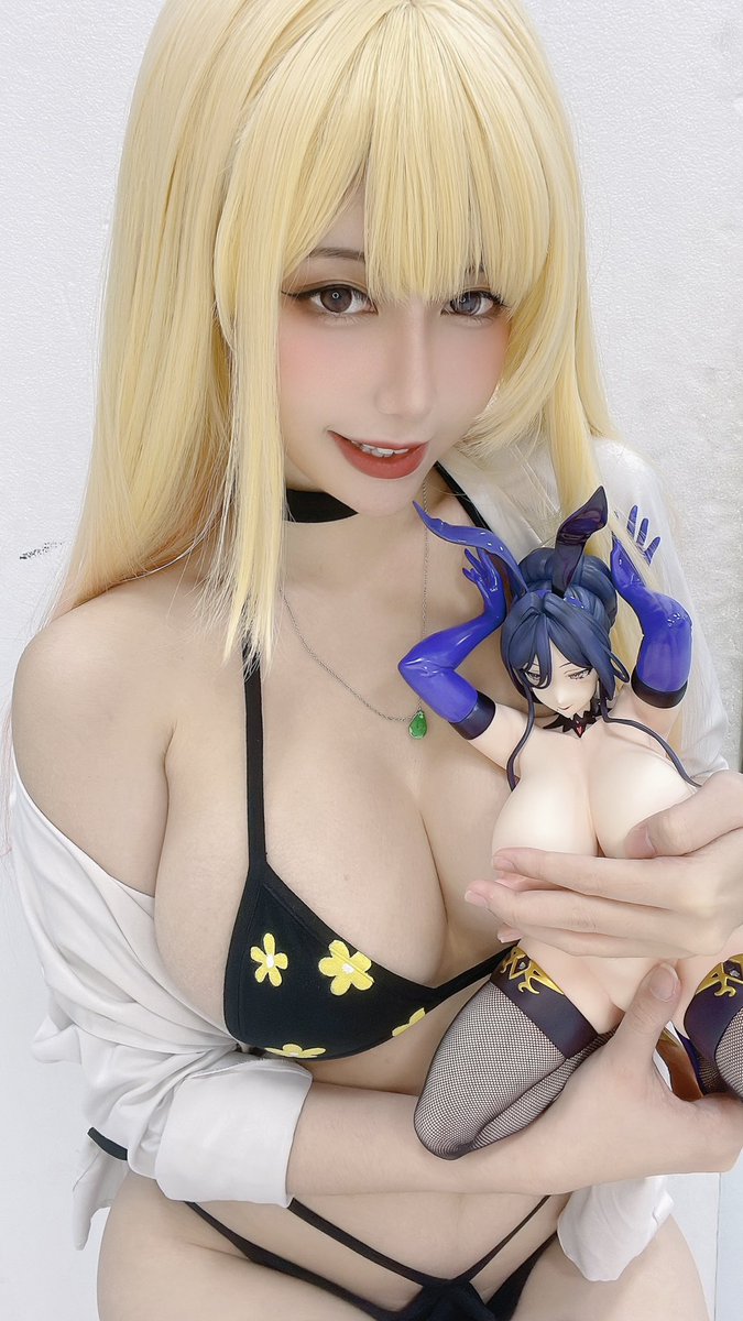 tch.. stop staring!! they'll remind you of mine~ 💦😉 https://t.co/Fq9YMoChny