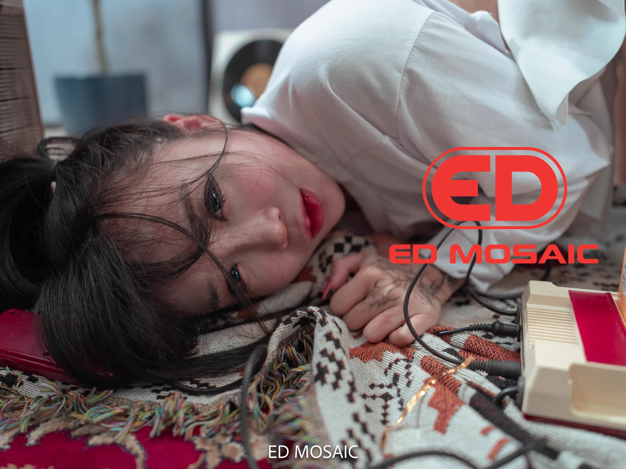 櫻花妹跟哥哥在家玩遊戲機，哥哥看著渾圓的屁屁忍不住舔上去，櫻花妹被哥哥玩弄身體瘋狂高潮！ 無碼性愛影片46分鐘完整影片連結在評論區👇未滿18歲請勿購買。 支持正版高畫質，尻尻全程硬邦邦。 除了信用卡 也可以利用平台的超商付款 / ATM轉帳喔！ https://t.co/fjRU0fggA5
