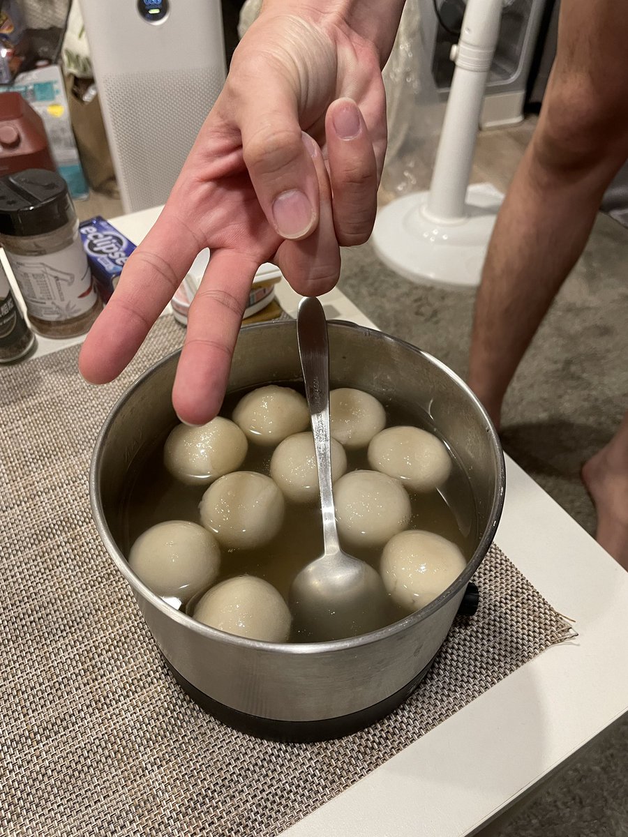 男友煮的冬至湯圓 https://t.co/yErSaMC9HF