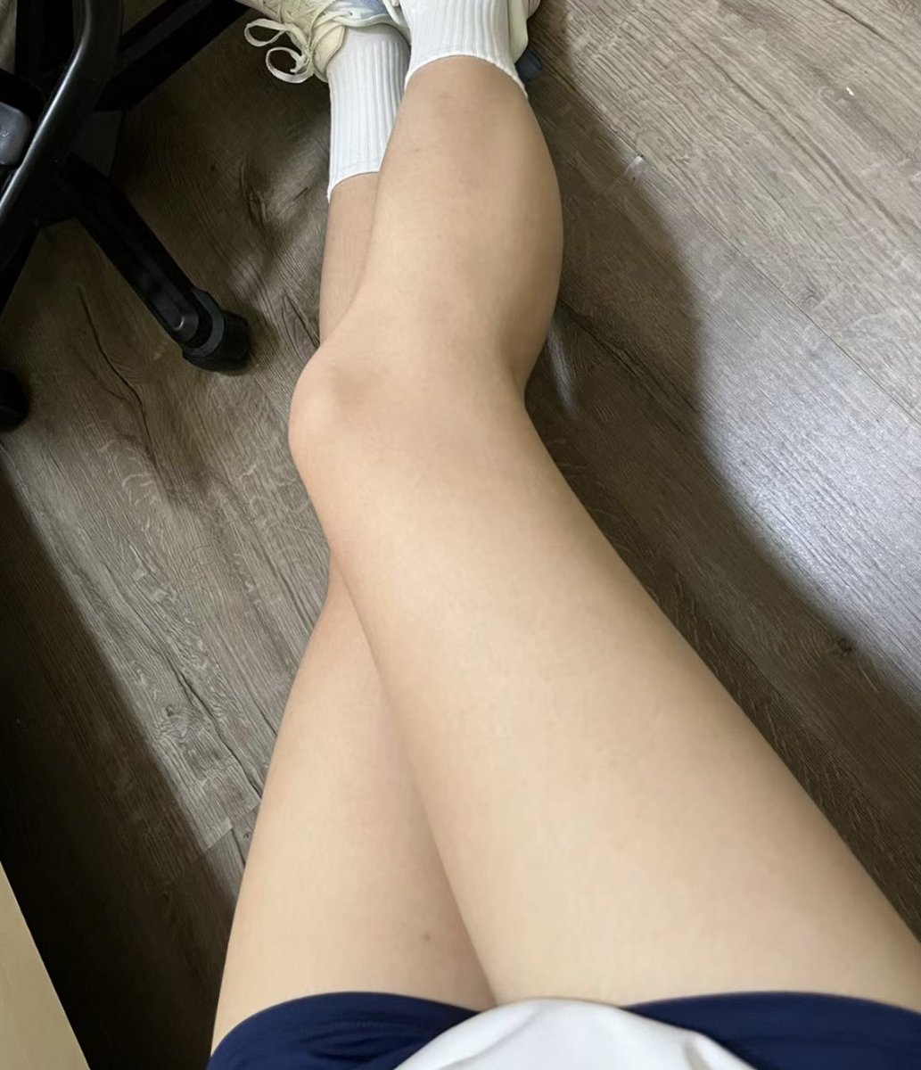 晚上🌃變冷惹😈😈 https://t.co/jZ8yEdyZcv