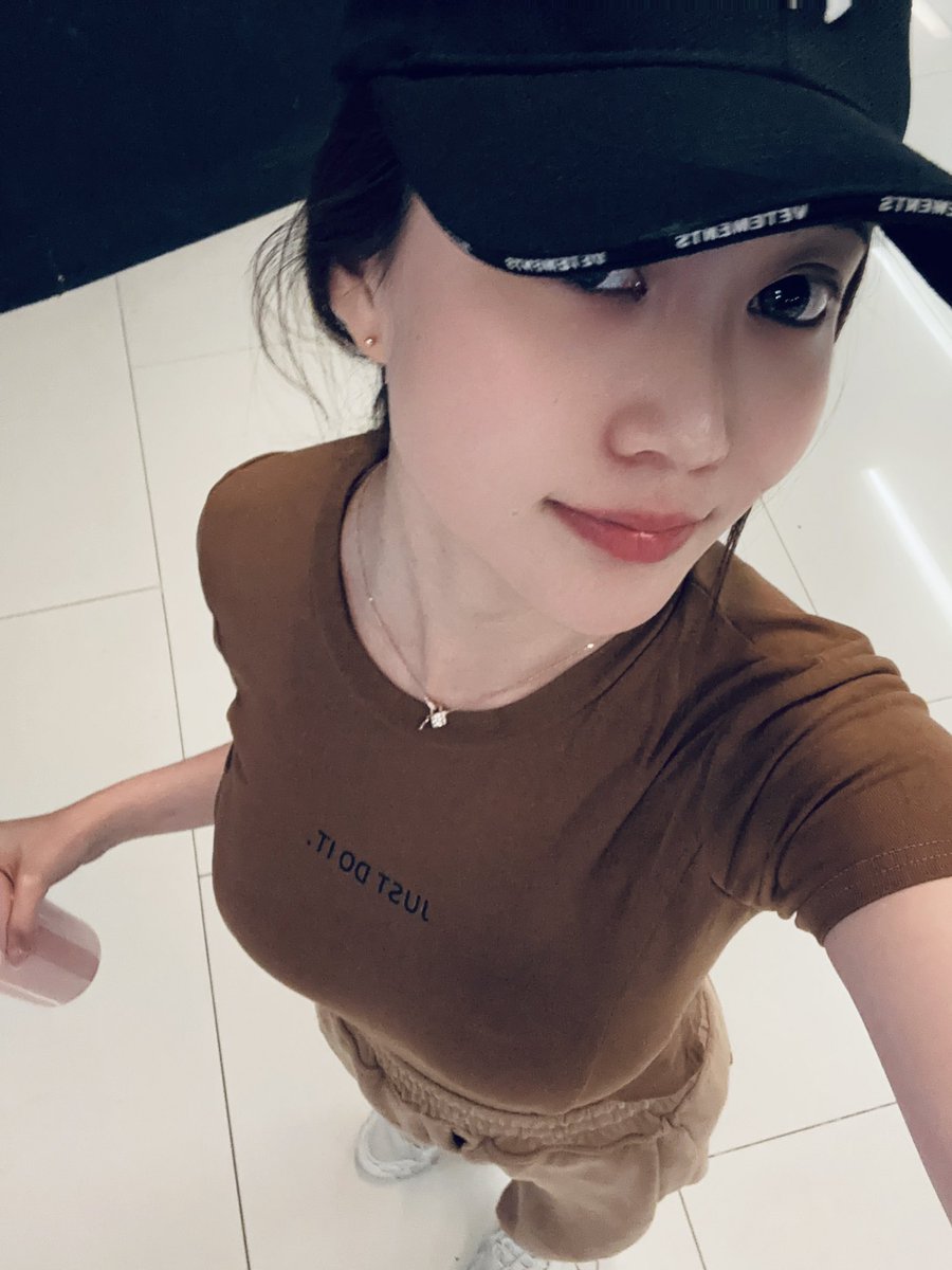 爱跳舞的小女孩 https://t.co/8Sl3IpjozY