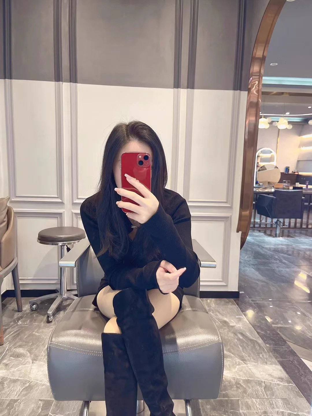 今天真的好冷啊，不过还是要穿丝袜啊！配上靴子就没那么冷了！ https://t.co/y0sUevLdxc