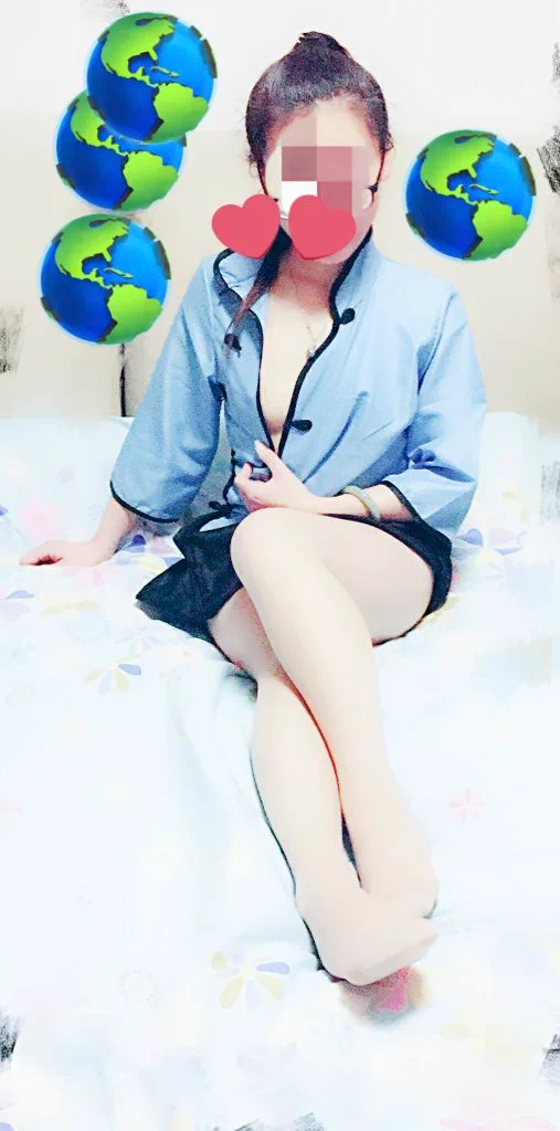 @liuminribao 老师也可以穿上学生制服客串学生。 https://t.co/d0BeHM6PxJ