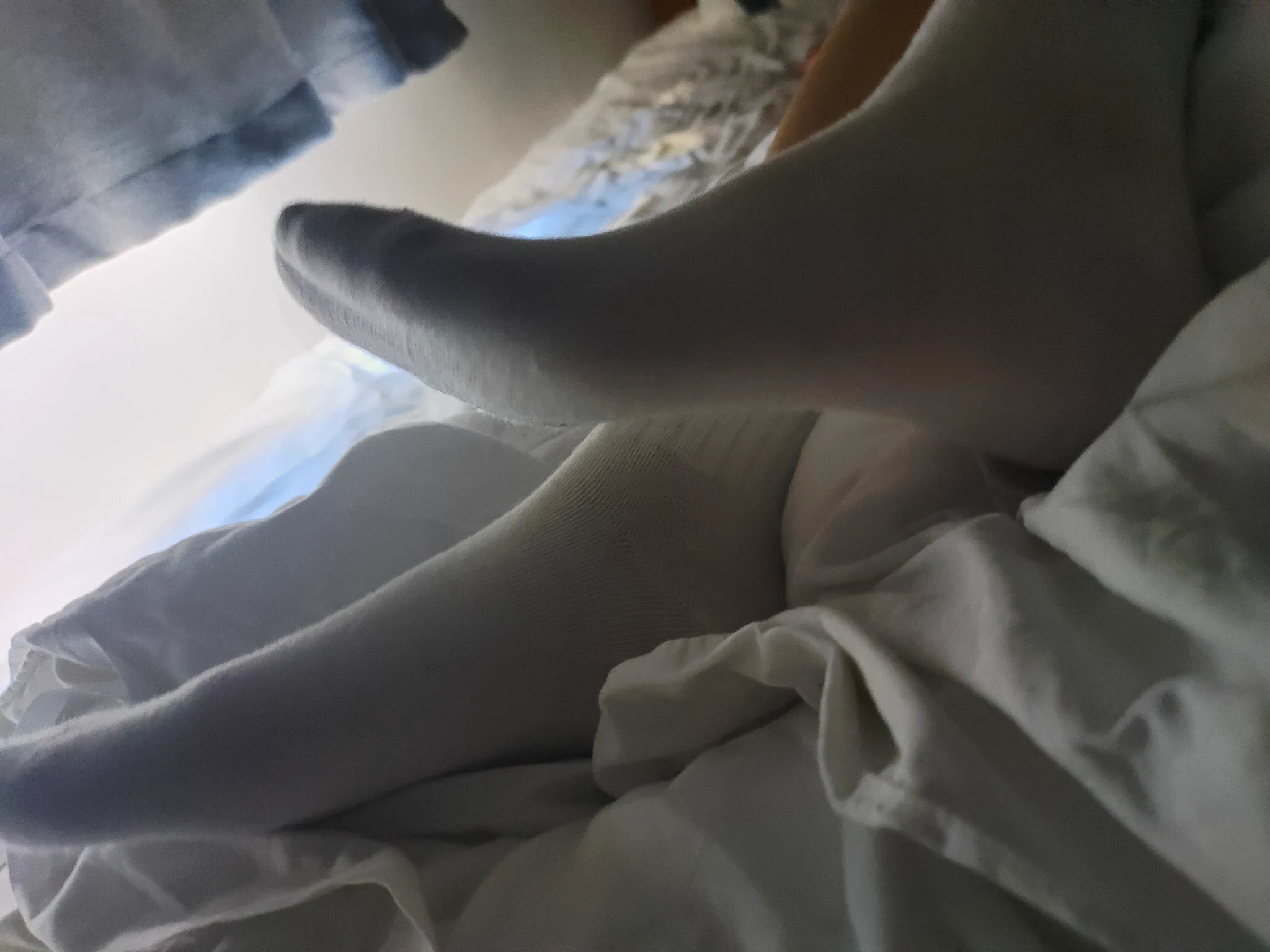 抽到了辽宁小学妹的原味袜袜， 先说结论：袜子还是别人女友的好玩😂 久经穿踩的痕迹却是淡淡的味道 ，从袜口可以看出来小学妹有一双细（美）腿 应该是在路上走会被盯着看的那种女生。 但还是更羡慕这位兄弟 把女友调教的这么配合 有需要女大学生原味的去找他！@DZDYDY12138 https://t.co/eEYQwnRpXU