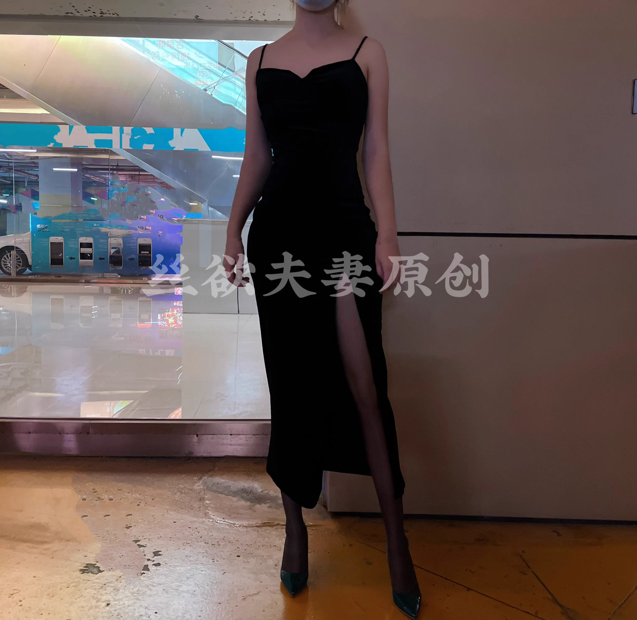 冬天遇到穿的这么少的美少妇，又丝袜高跟又不穿内裤，你还等什么？肯定一撩就跟你走啊😉 https://t.co/nL3RmvwtyI