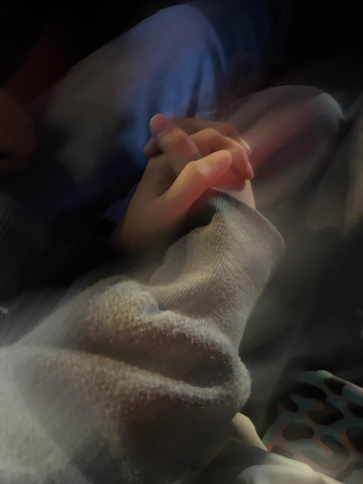 噜噜噜 是谁最后一天和新年第一天都和老婆在一起腻古腻古啊 是我是我啦ˉ﹃ˉ#女同 #les https://t.co/e2j2wuMuKG