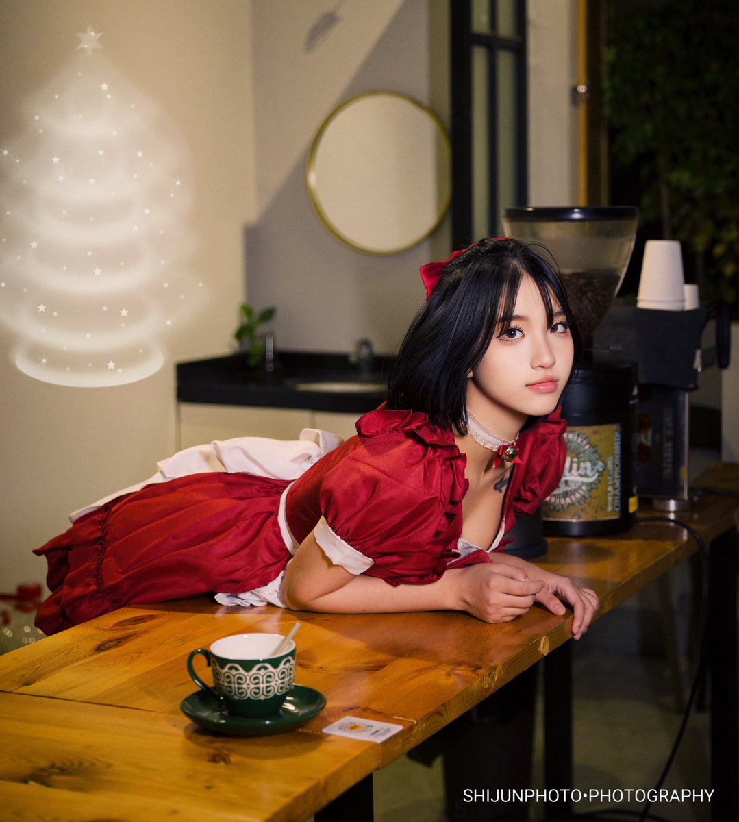 我操我操我操！！居然圣诞节谈上了！！！我喜欢她好久了！！ 他终于是我的了！！她好温柔 吃醋的样子傲娇的我爱死 嘎嘎嘎好喜欢她 她好可爱 呜呜呜终于体验到谈恋爱的感觉了 反正闲着没事 不如和我一起复制粘贴 https://t.co/q4iELo3hy7