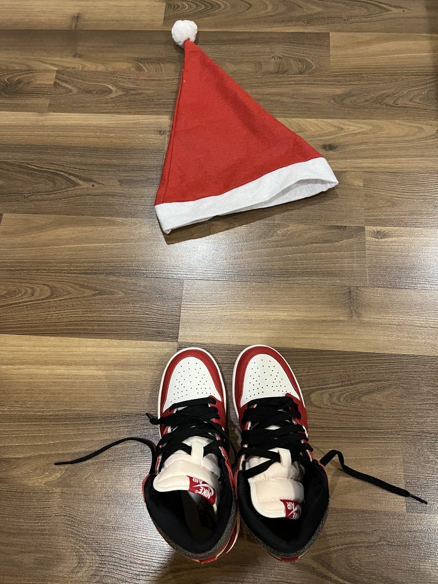 This year outfit 😋

ชุดปีนี้🤪 https://t.co/N7i66paP15