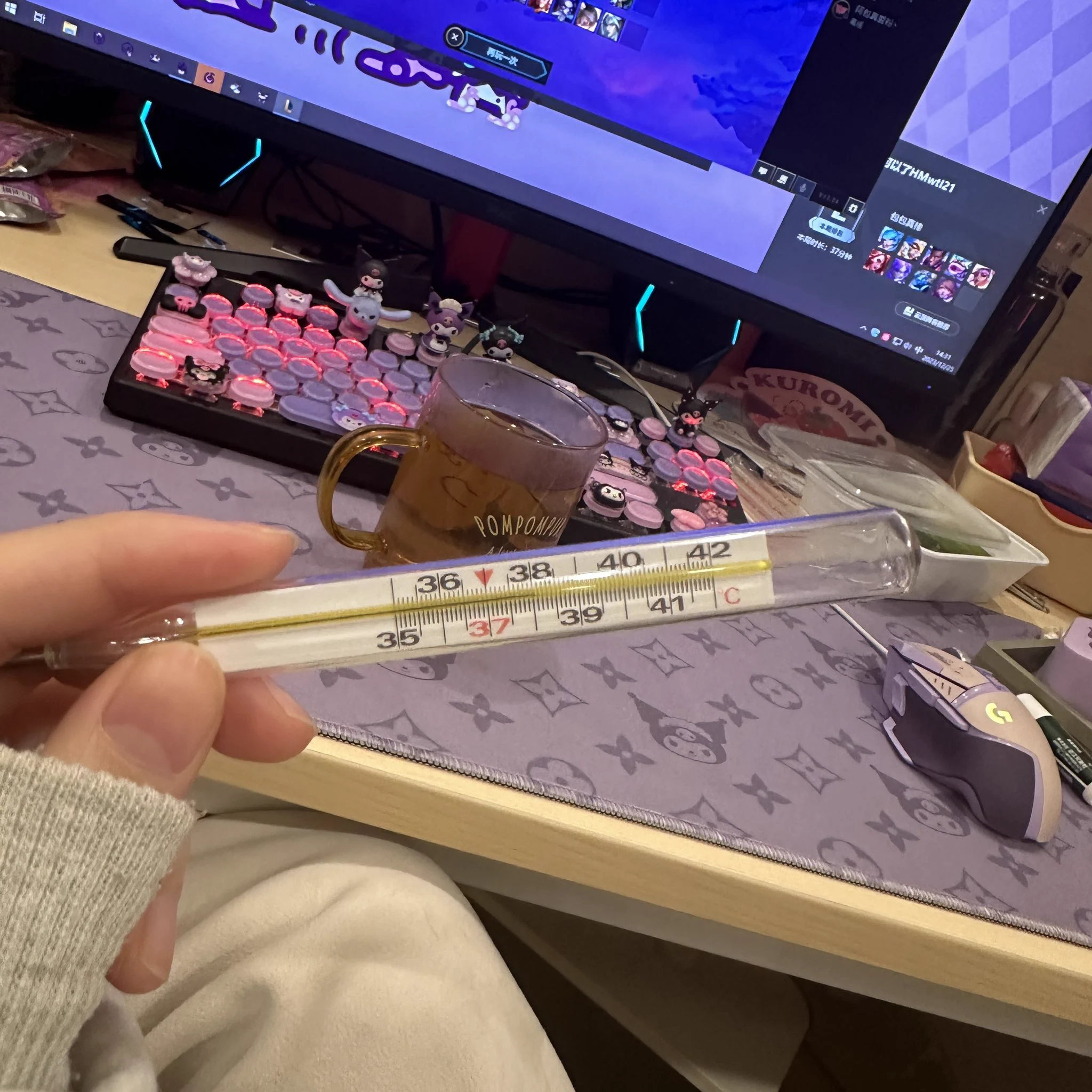 大家都在出去玩 我从昨天燃到现在🥲 https://t.co/TEXlCEtHVB
