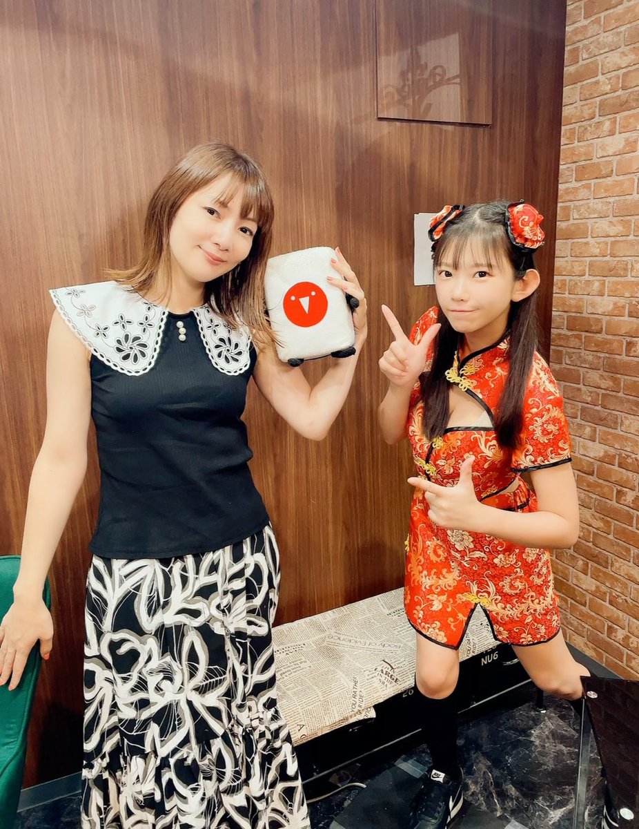 12月28日(木)
石川県にてなんとなんと！黒沢咲プロと
来店イベントです🎰❤️‍🔥わーいわーい✨
12:00〜14:00頃⭐︎DSGメガシティ
15:55〜18:00頃⭐︎DSGアリーナ

わたしのレギュレーションは
♡ツーショット1枚
♡サイン(色紙のみ※ご持参お願いします🙇)
無料なのでぜひぜひ会いに来ていただけたら嬉しいです☺️よろしくお願いします！