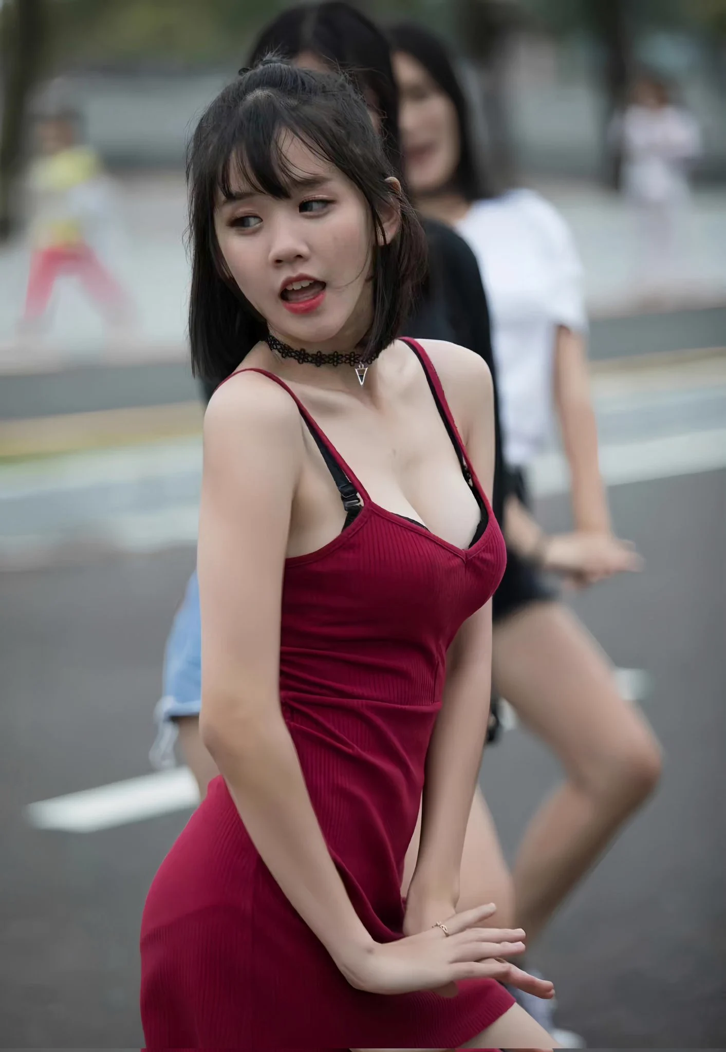 不得不说，生图看着还是带劲，这个小骚货真是贱啊 https://t.co/1LJMjZlxMI