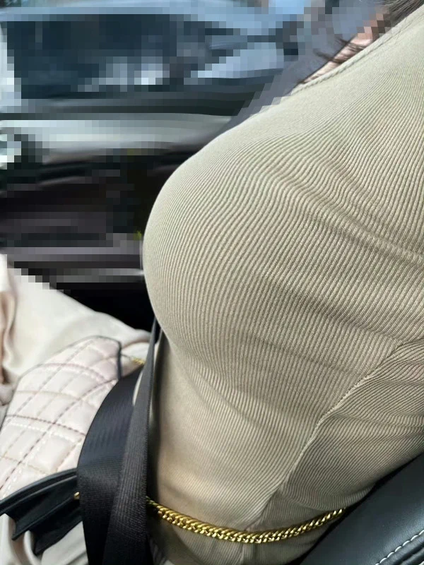 車上❤❤ https://t.co/qYQXQZSq3Q