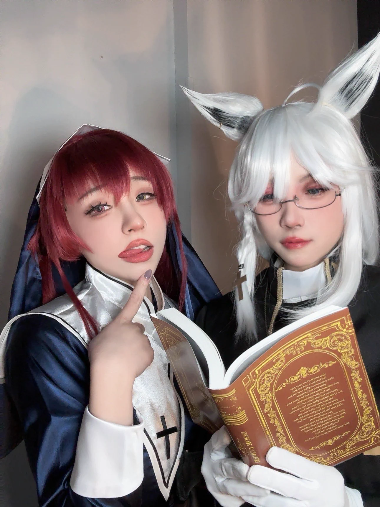 シスターマリン祈祷中?神父フブキ@sayo3dsuki #マリンのお宝 https://t.co/KoDJn8smxg