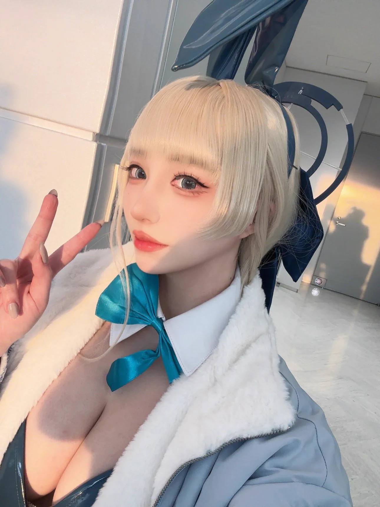 コミケ1日目お疲れ様でした！たくさんの撮影ありがとう！撮影できた方、DMもしくはちひろをタグして頂ければ嬉しいです！明日はバニーマリンでサークル参加！14時に屋上に行く予定です！#C103 https://t.co/Ey4TqlRGct