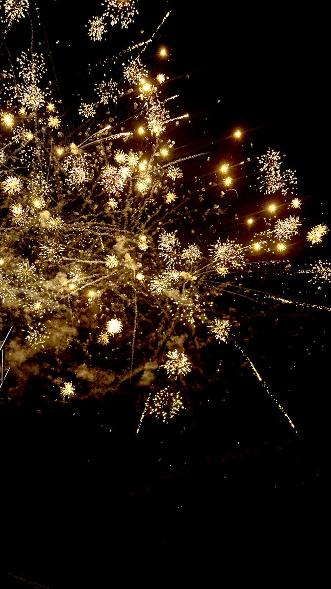 用美麗的新年煙火說聲 

新年快樂 我的2024 https://t.co/6N6b3VSKbE