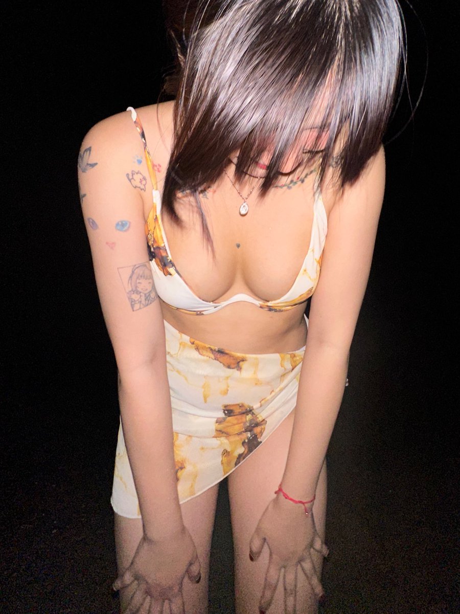 น้ำบางแสนไม่น่าเล่นเลย😫 https://t.co/9LWf6ZYSXA