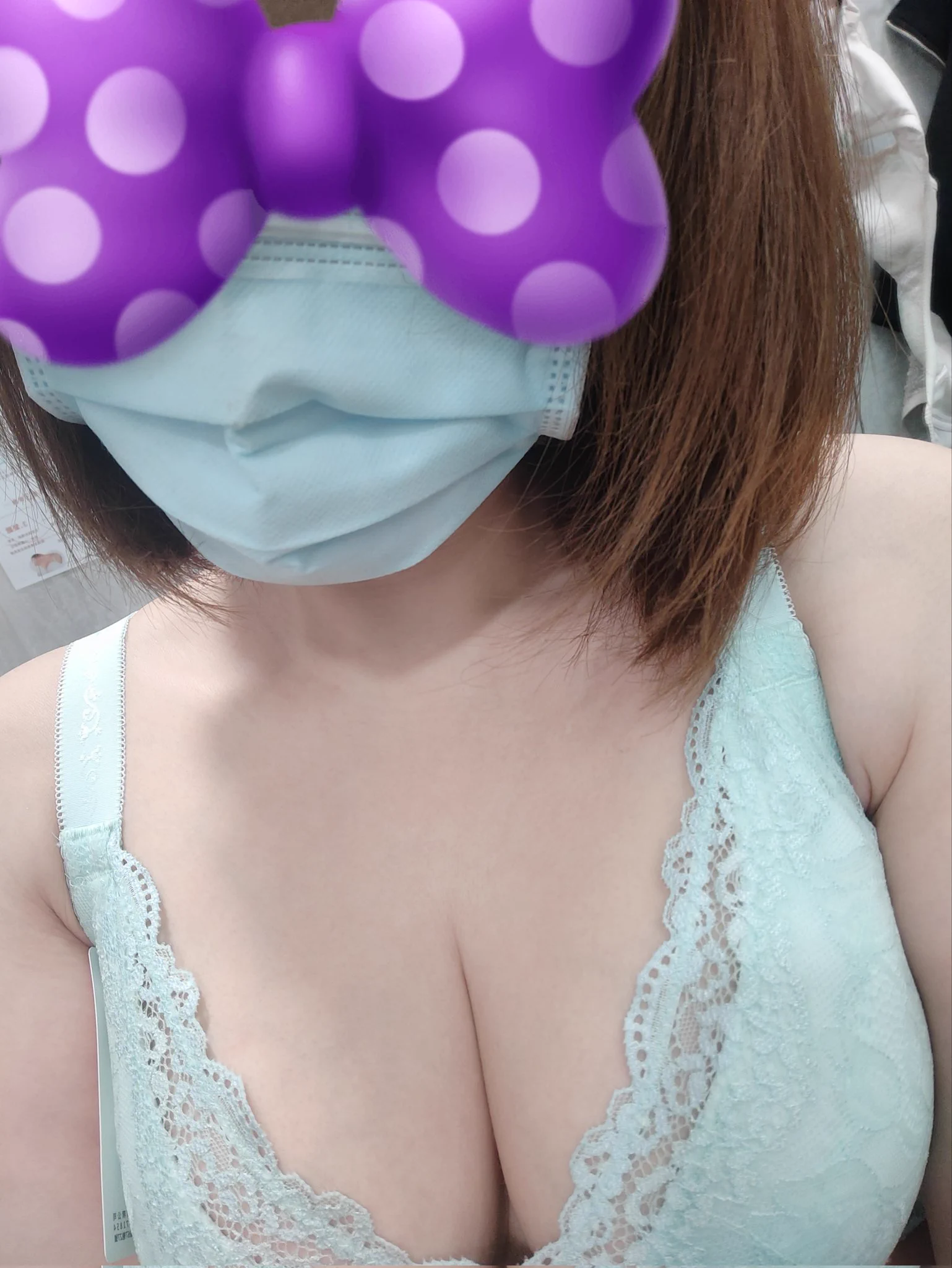 試穿內衣ing.....🧐🧐🧐突然發現這口罩跟內衣顏色，還真搭呢！（巧合巧合😆)#一口氣買四件#再來慢慢分享#人妻又花錢了#對自己好點嘛#自己疼愛自己 https://t.co/Q2JdzEvFi6
