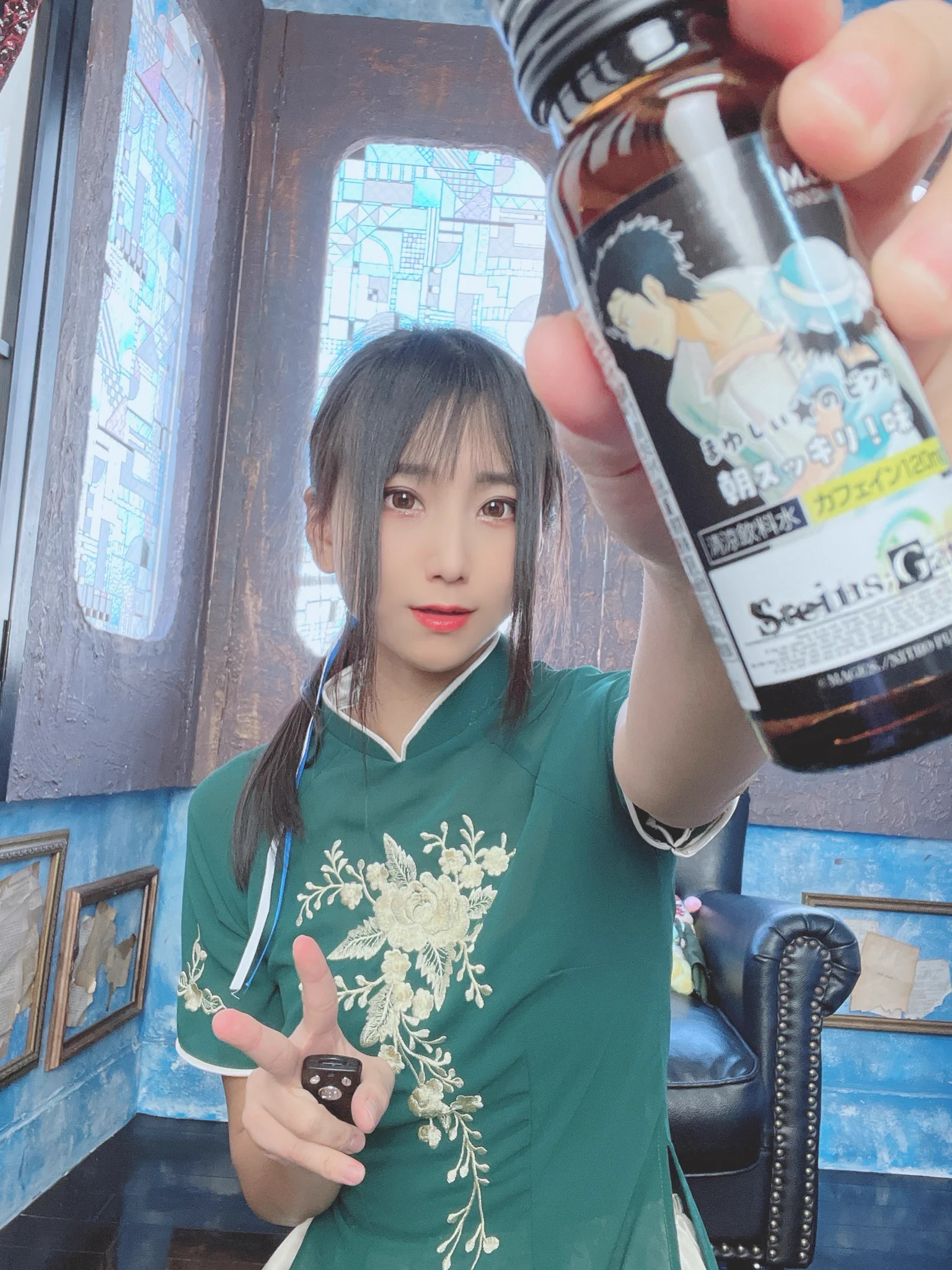 近年、撮影会のときはまゆしぃにビンタしてもらって気合を入れています😇強化版はカフェイン200ｍｇ入っていて強めのビンタですね💥 https://t.co/zwuO42Zfgo
