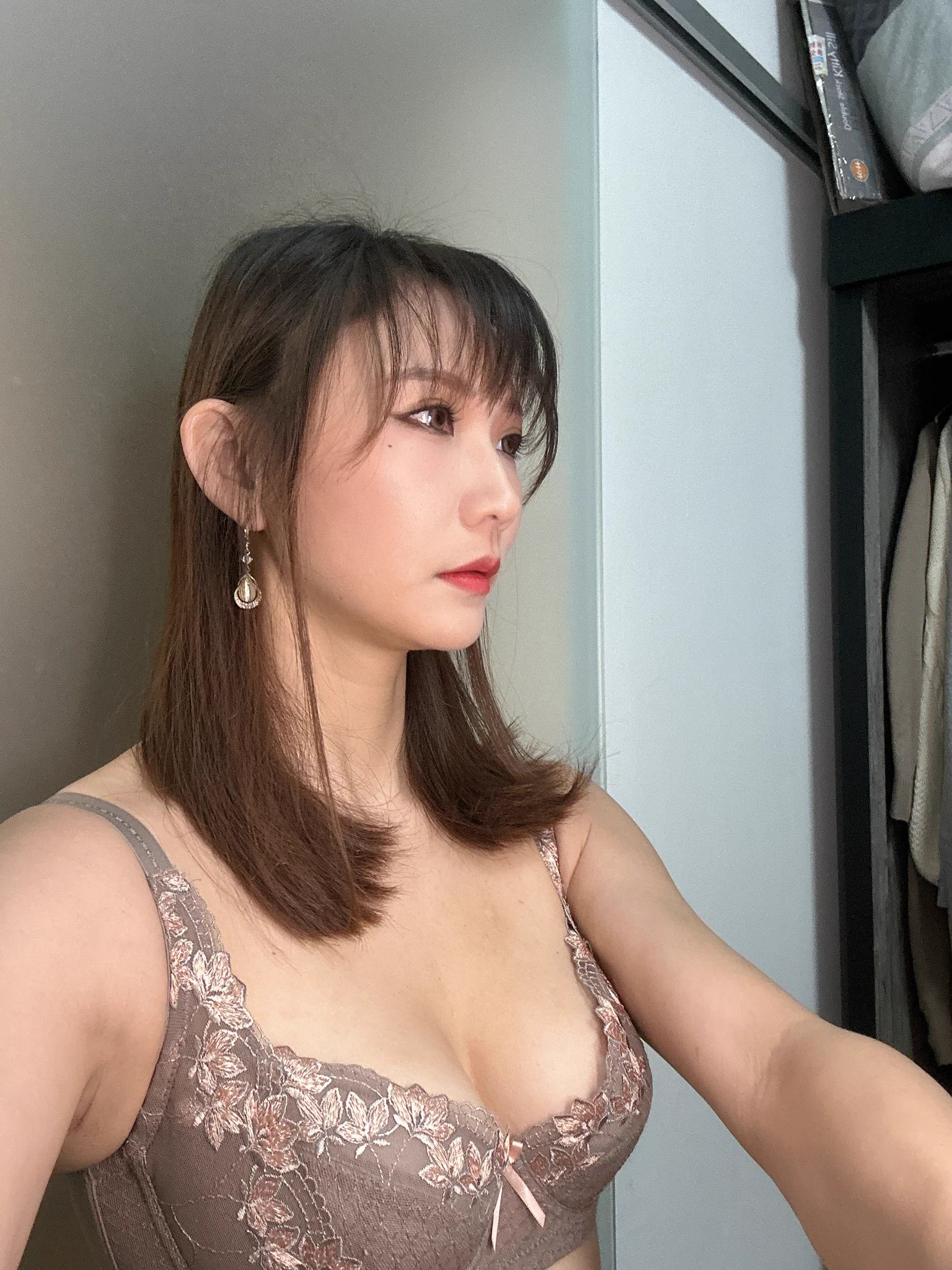 喜歡左邊臉還是右邊臉？ https://t.co/jeqIkBN2l7