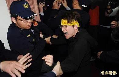 這是太陽花當年一起保護學生的戰貓蕭美琴美德護台灣三票民進黨 https://t.co/Fwj7ZZwSFu