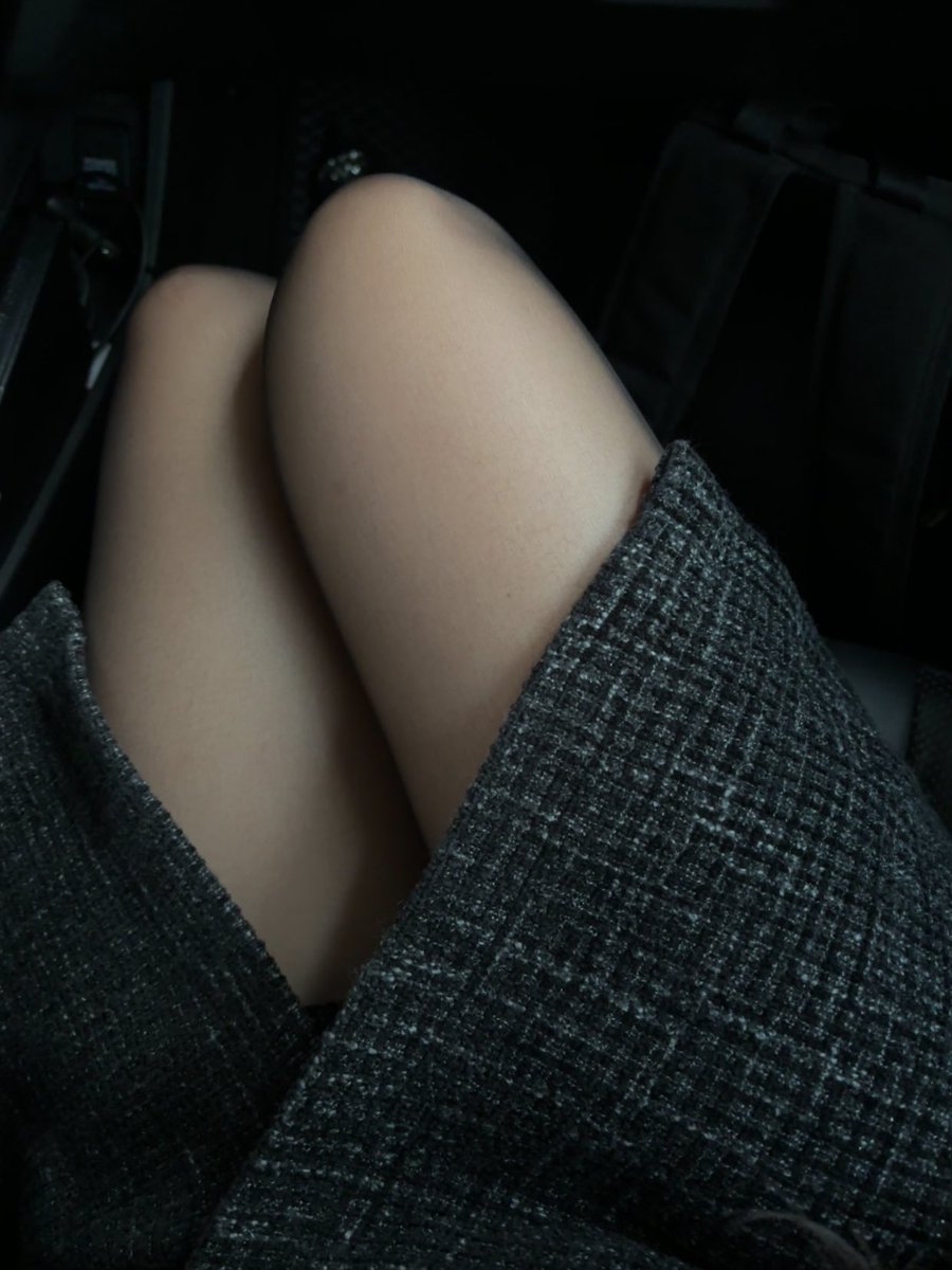 今天被塞了聰明球和丁字褲出門
還第一次穿了爸比新買的0D絲襪
希望它不要太脆弱

所以北車有朋朋要一起吃飯ㄇ！
也接付費純約會(⁎⁍̴̛ᴗ⁍̴̛⁎) https://t.co/lhw5aXwOJG